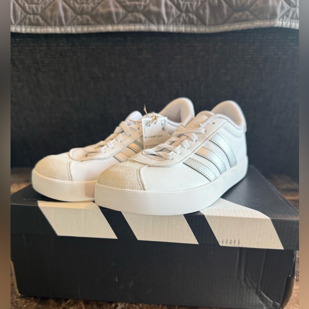 NWT. Adidas. adidas VL Court 3.0 K 'White Silver Metallic'. Size 3. - Picture 2 of 11